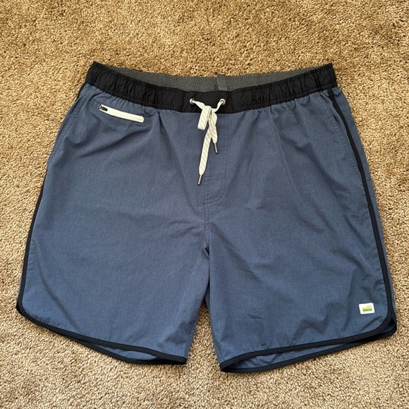 Vuori Banks Men's 7.5" Inseam Azure Blue Linen Texture Athletic Gym Shorts - Picture 4 of 9